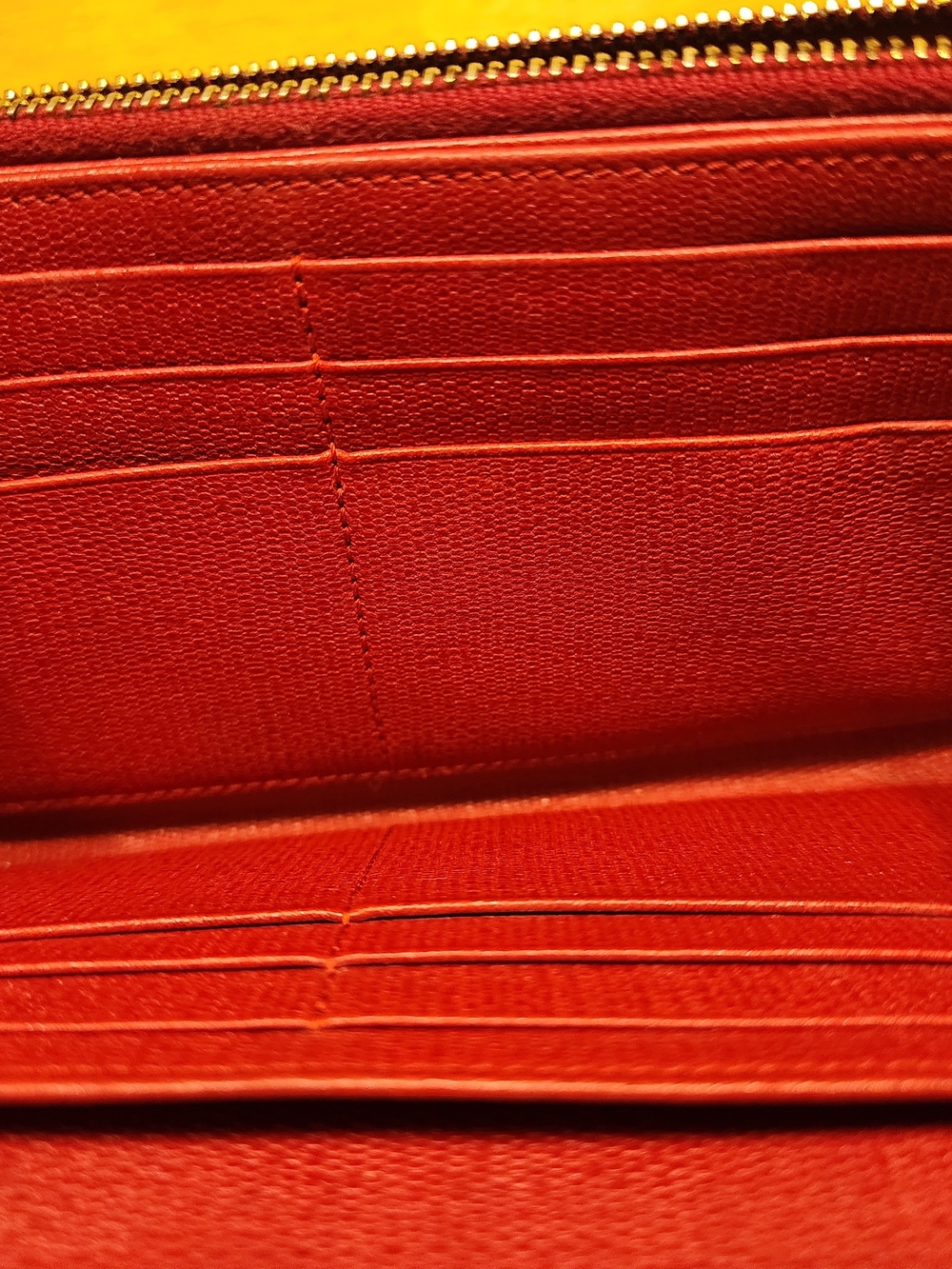 red textured leather Yves Saint Laurent Y-Line wallet gold-tone hardware - Picture 12 of 16